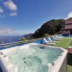 Bed & Breakfast In Nature Santana (Madeira)